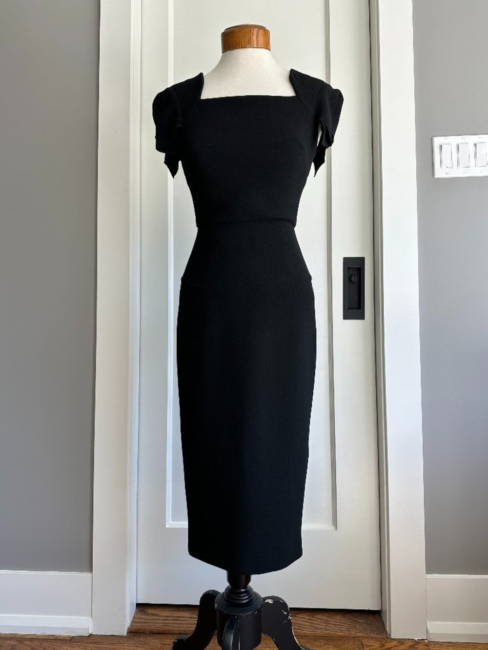 Roland Mouret Structured Dress in Black Wool Crepe size US4  EUC